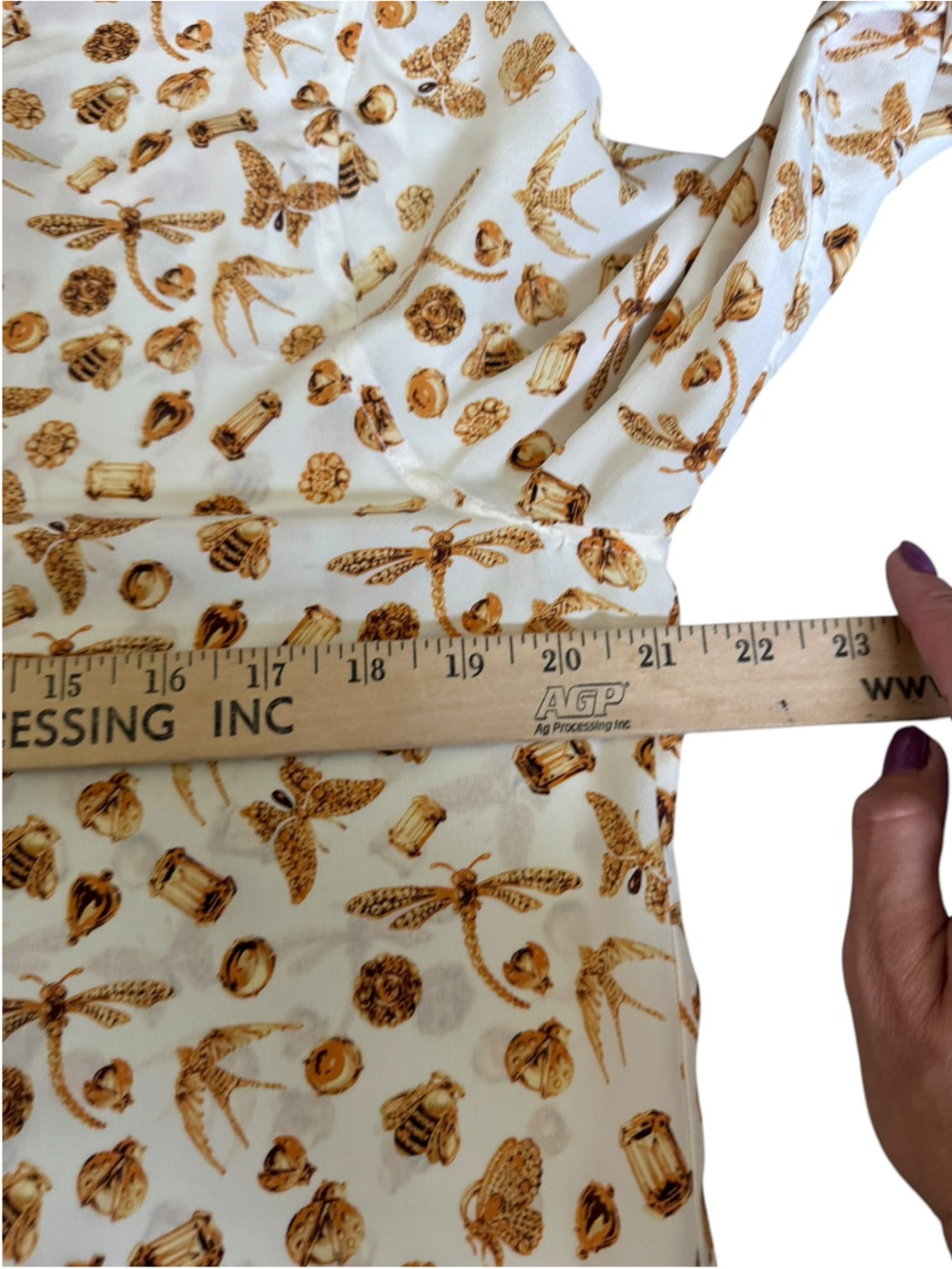 Equipment Femme Silk Blouse L Cream Gold Novelty Insect Bee Print Quiet Luxury - Picture 3 of 7